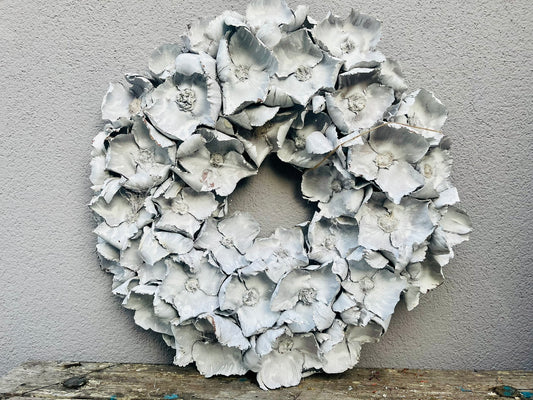 Indoor-Wandkranz mit Großen 10 cm Blüten 45 cm Durchmesser, Farbe Weiß, Praktische Aufhängung