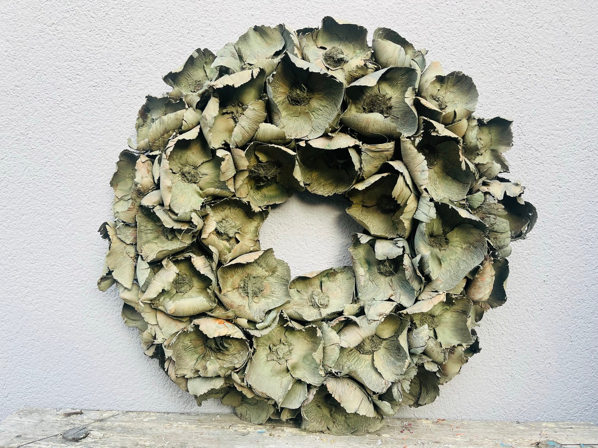 Indoor-Wandkranz mit Großen 10 cm Blüten, 55 cm Durchmesser, Farbe Grün