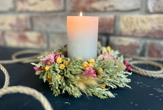 20 cm Trockenblumenkranz: Der perfekte Tischkranz für Kerzen - Kranzshop