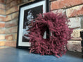 Bild in Galerie-Betrachter laden, Türkranz,  Red Violett Deep Asparagus-Kranz 45 cm Durchmesser
