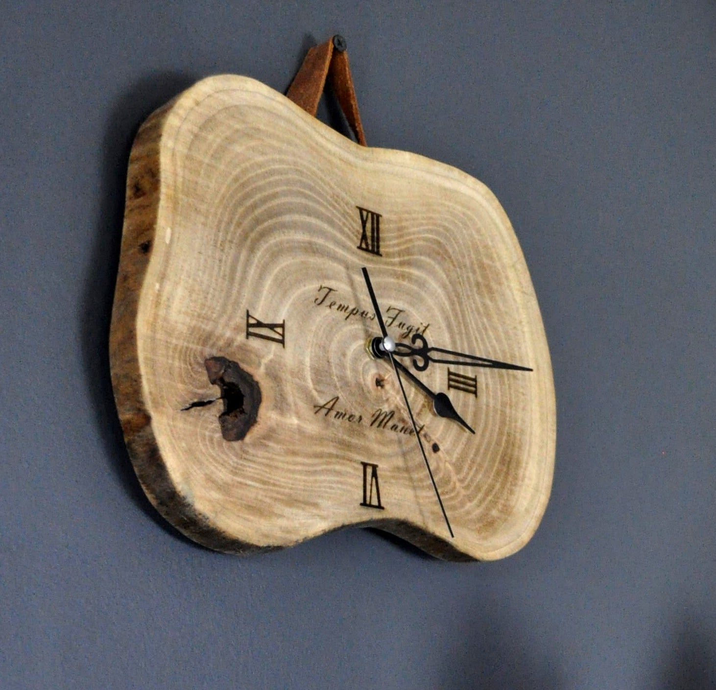 Wanduhr Personalisiert aus Walnuss Holz- ca. 20 cm Durchmesser Kranzshop 