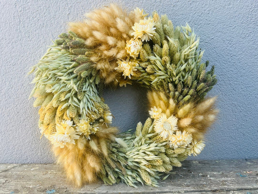 Trockenblumen-Kranz ca. 38 cm Durchmesser mit Strohblumen, flauschigen Stielen und Ziergräser
