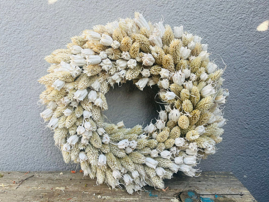 Kranz mit Nigella und Glanzgras, 28 cm Durchmesser, Farbe Kalkweiß